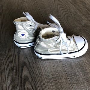 Converse all star, chuck Taylor’s in gold
